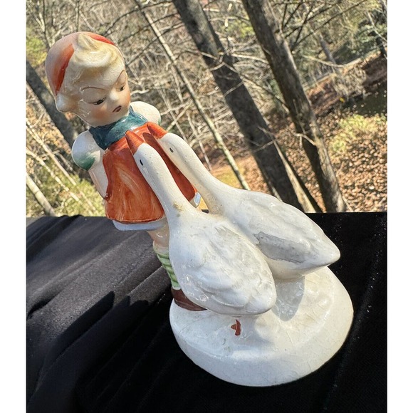 Arnart 5th Avenue Hand Painted Vintage Girl feeding geese made in Japan -S84 - Picture 11 of 11